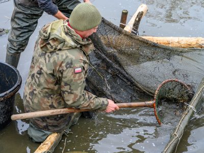 Zdjęcia Praca rybaka i gospodarstwa rybackie w obiektywie