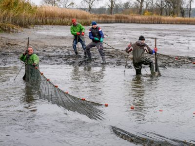 Zdjęcia Praca rybaka i gospodarstwa rybackie w obiektywie
